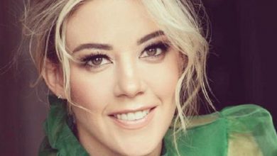 Fernanda Castillo enternece con emotiva foto amamantando a su bebé